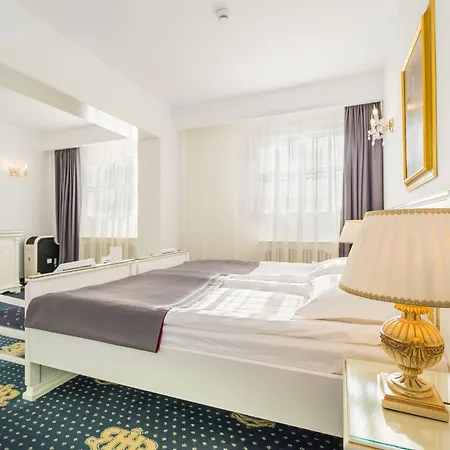 Imparatul Romanilor & Hotel 4*